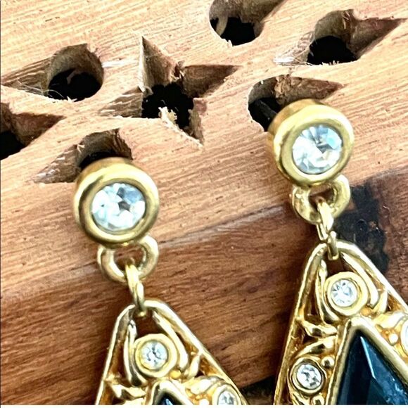 Avon vintage blue rhinestone gold tone drop earrings - Picture 6 of 9